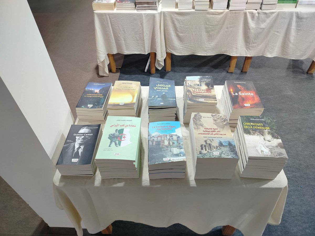ftelinamohamed's tweet photo. على هامش معرض الجزائر الدولي للكتاب 2025
توقيع روايتي الأخيرة 
LES BERGERS D'ARCADIE 
في جناح منشورات الحبر https://t.co/pn2d8TKfCb