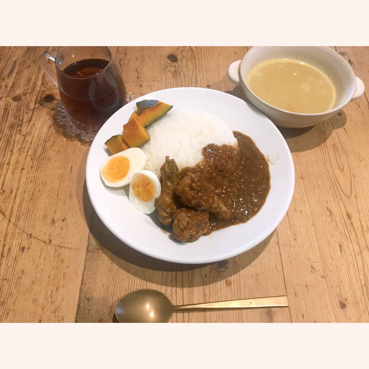 ryunosuke_h's tweet image. #lunch #ケララカレー #keralacurry #南インド風 #chickencurry #spicecurry #curry #カレーライス #手羽元 #chickenwing #南瓜 #squash #味玉 #ほうじ茶 #加賀棒茶 #おうちカレー #おうちカレー部 #カレー部 #ルウが右派 #カレーは飲み物 #毎日カレーでもOK #カレー補充 #3連休最終日