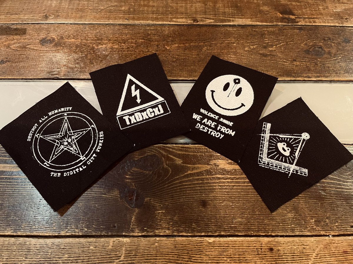 デジパッチ‼️  今日から物販。