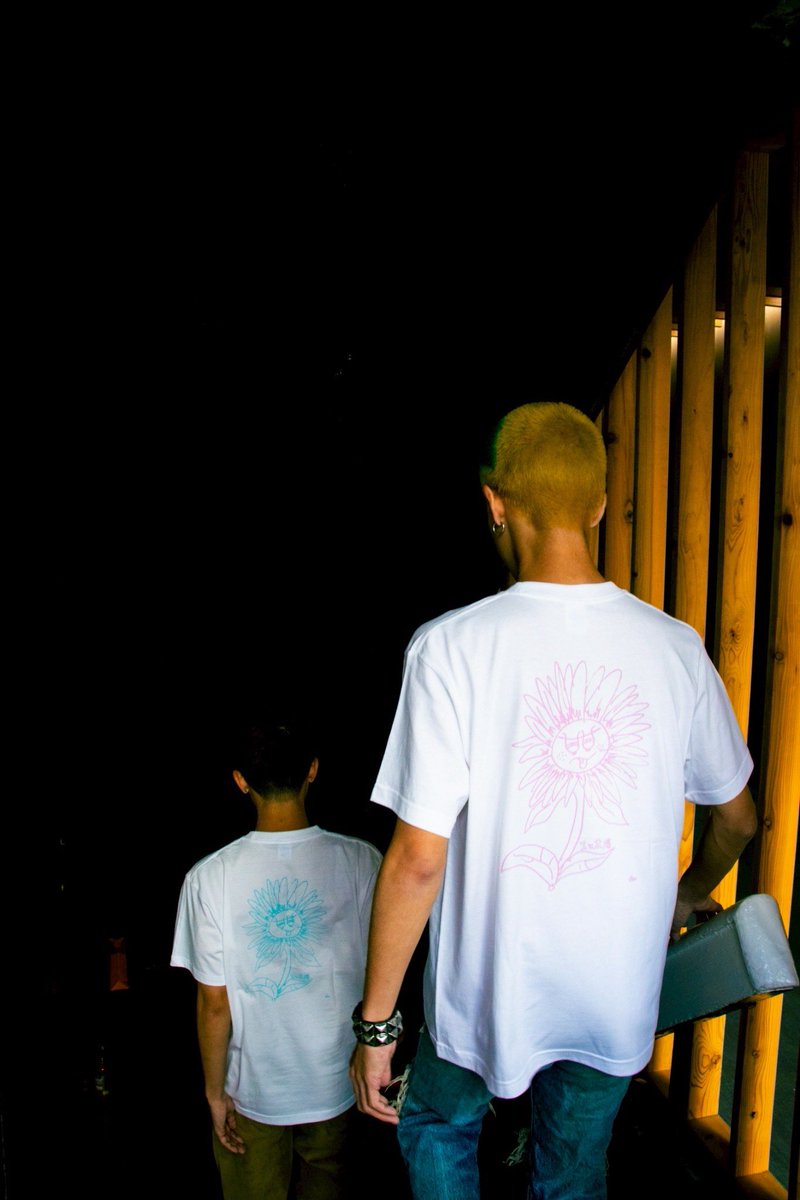 New Goods ①】 ♦︎Iと太陽Tシャツ ¥3,000 white×blue(L)/white×pink