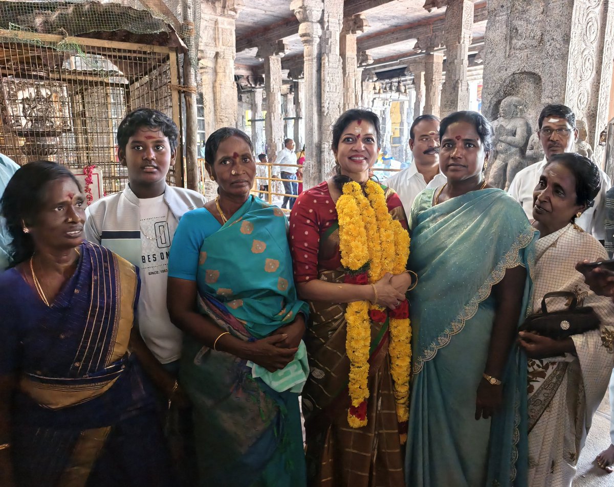 இன்று, மயிலாடுதுறை மாவட்டம், வைத்தீஸ்வரன் கோவிலில், மூலவர் வைத்தியநாதர் மற்றும் தாயார் தையல்நாயகி அம்மனிடம் வழிபாடு செய்த போது.!