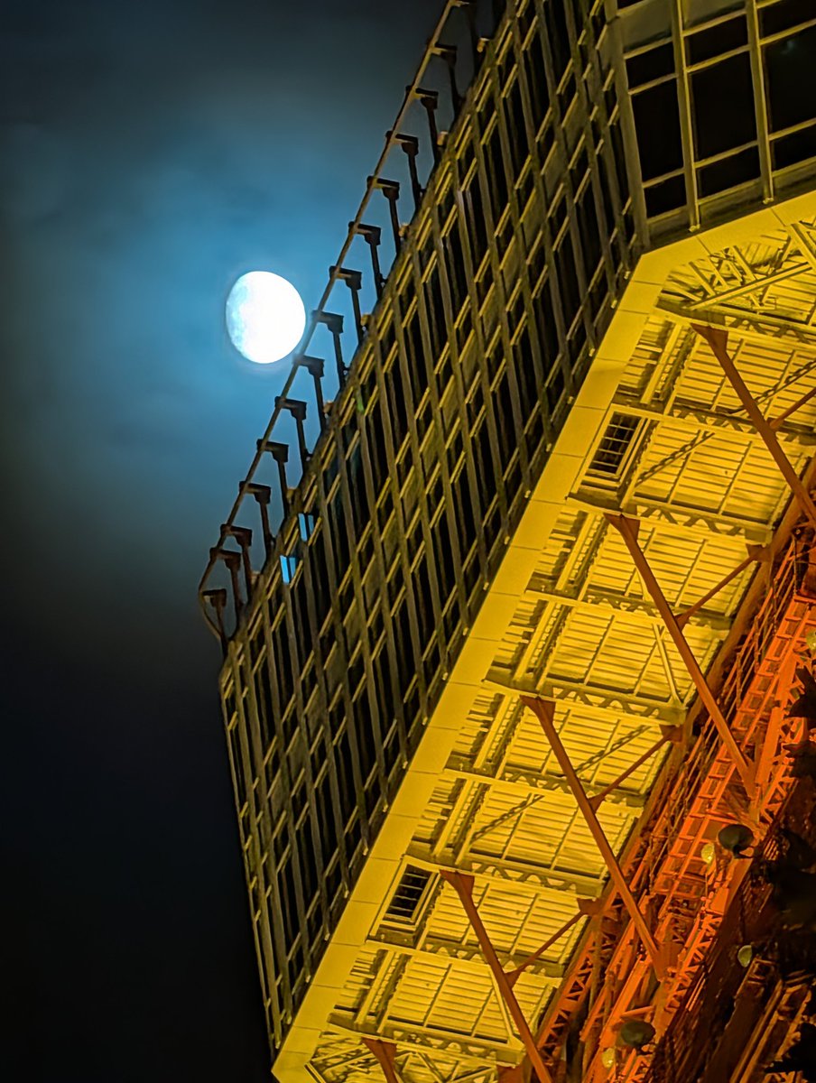 昨夜、連邦色に染められていた民間タワーの奪取に成功いたしました！