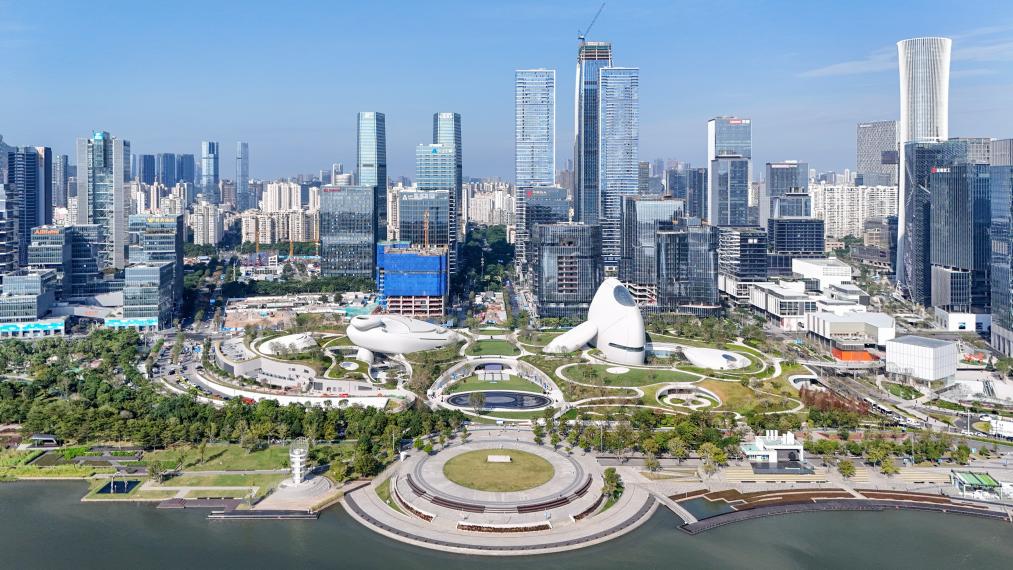 China__Focus's tweet image. The Shenzhen Bay Culture Square in Guangdong has entered trial operation, spanning 188,000 square meters and featuring nine exhibition halls.

The landmark integrates arts venues, leisure spaces, and waterfront scenery, creating a new cultural hub in Shenzhen.

#UrbanDevelopment…