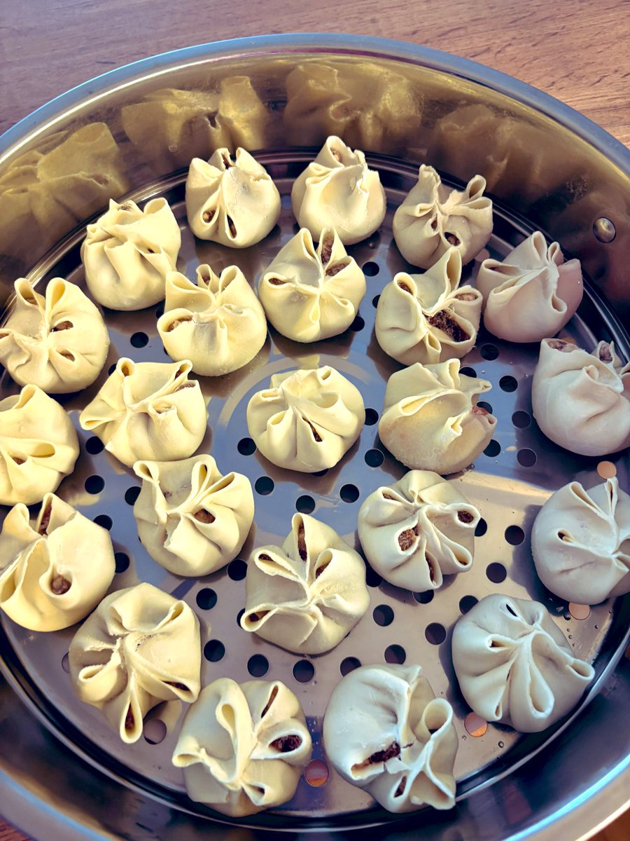 Хэдэн бууз идчээд гарна даа 🥟🥟😋😋