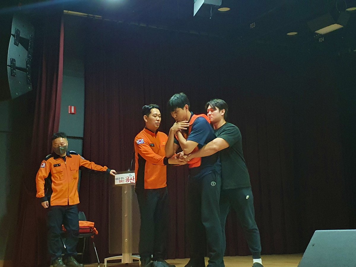 yongsanFMC's tweet image. 용산구시설관리공단이 10/22-23일 주민·임직원 대상
응급처치 교육을 성황리에 마쳤습니다!

CPR·AED 실습으로 안전 역량 강화, 지역 안전문화 확산에 기여합니다.

 #용산구시설관리공단 #응급처치 #안전