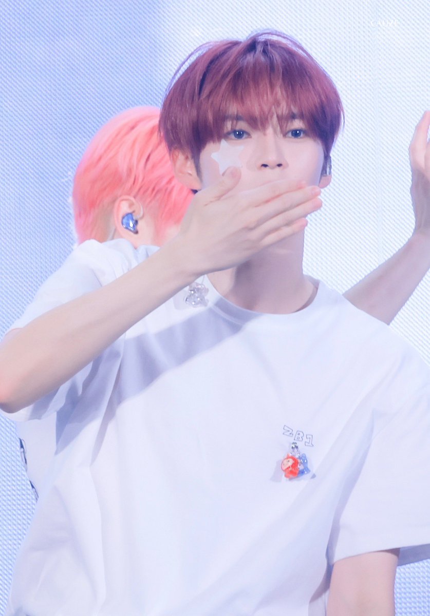 251029 HQ
💗
#ZEROBASEONE #ZB1 #제로베이스원 #성한빈 #SUNGHANBIN #ソンハンビン