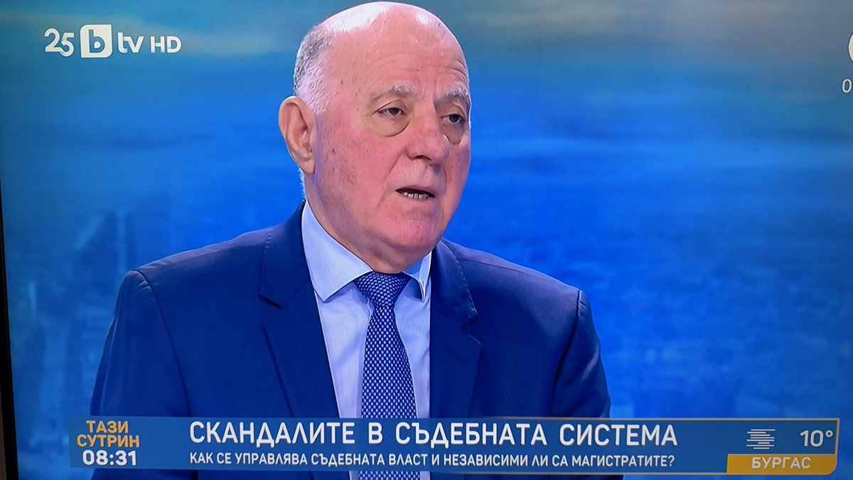 Цънцарова унищожи зеленчука начело на ВСС, които не знаеше, не беше чувал и не беше направил нищо от 100-те неща, които го попита. Картофа просто си взима пенсията и заплатата от 24к, харесва Сарафов и не прави проблеми.