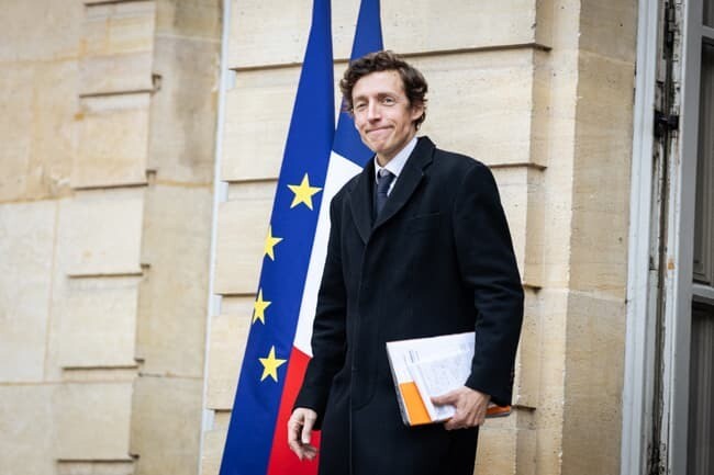 BFMTV's tweet image. 🔴 EN DIRECT
Budget 2026: le ministre de l&apos;Éducation nationale justifie la suppression de 4.000 postes d&apos;enseignants à la rentrée prochaine
l.bfmtv.com/5OXD