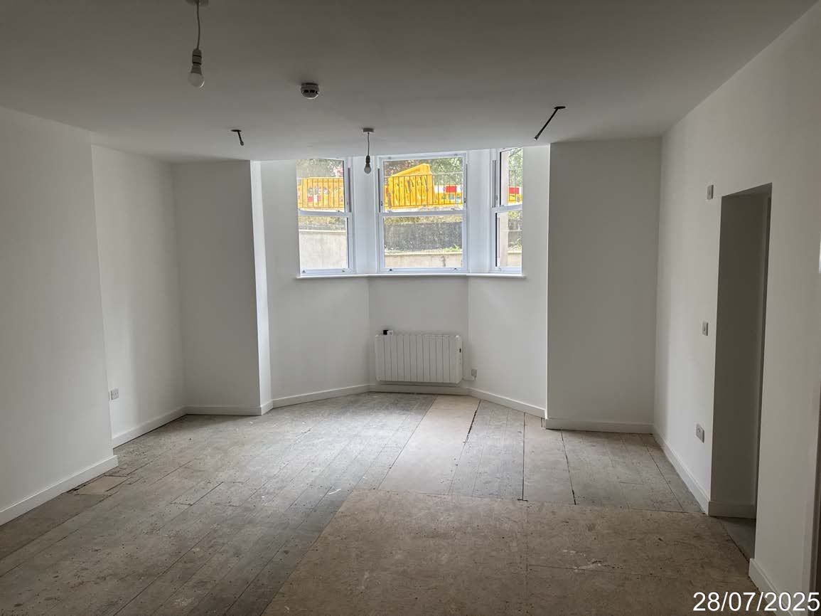 Crowdstacker's tweet image. Kitchens are in. Decorating is nearly done. Just flooring, final fix and snagging left before this renovation project in Scarborough, funded by Crowdstacker members, is ready to rent! Find out more on our blog.  ow.ly/LjzL50XjHCV