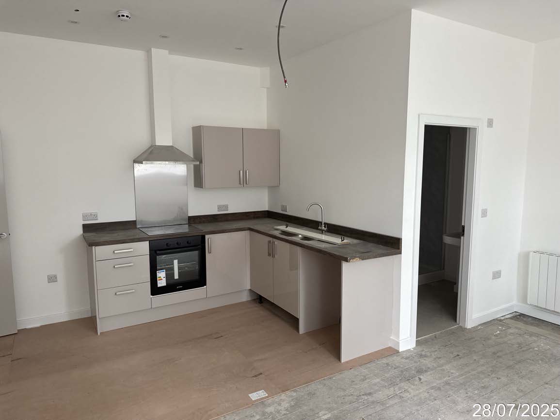 Crowdstacker's tweet image. Kitchens are in. Decorating is nearly done. Just flooring, final fix and snagging left before this renovation project in Scarborough, funded by Crowdstacker members, is ready to rent! Find out more on our blog.  ow.ly/LjzL50XjHCV