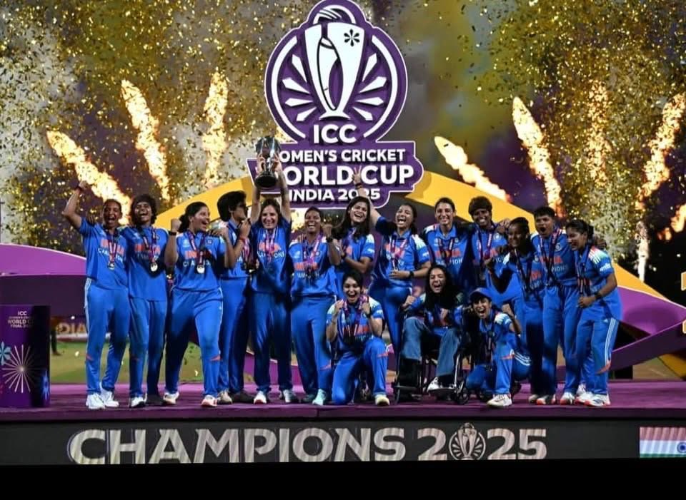 देश की बेटियों ने पहली बार महिला क्रिकेट वर्ल्ड कप का खिताब जीतकर इतिहास रच दिया।
बहुत-बहुत बधाई एवं शुभकामनाएं।