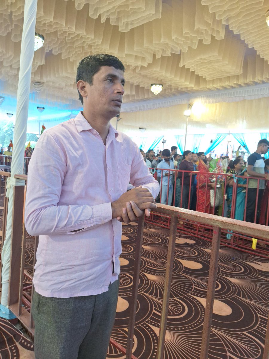 बुद्धिमान वो नहीं जो केवल बोलना जानता है, अपितु बुद्धिमान तो वह है जिसे यह ज्ञात है, कि कब बोलना है और कहां चुप रहना है!
                   सुप्रभात