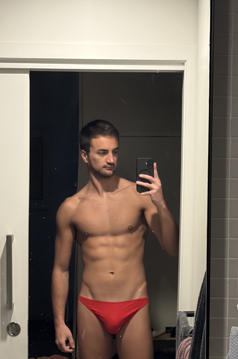 mattdrh's tweet image. Will clean this mirror at some point