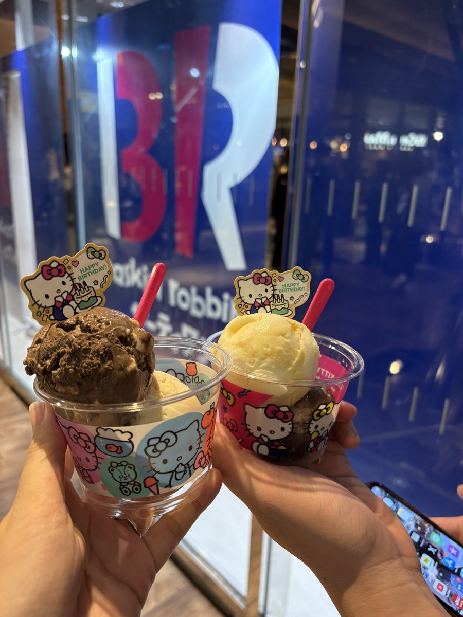 31Wはサーティワン🍨でお祝い✨

そして
産休まで後1週間🫠
出産予定日まで
あと2ヵ月👶🏻🎀

産休入ったら準備でバタバタやな🙄