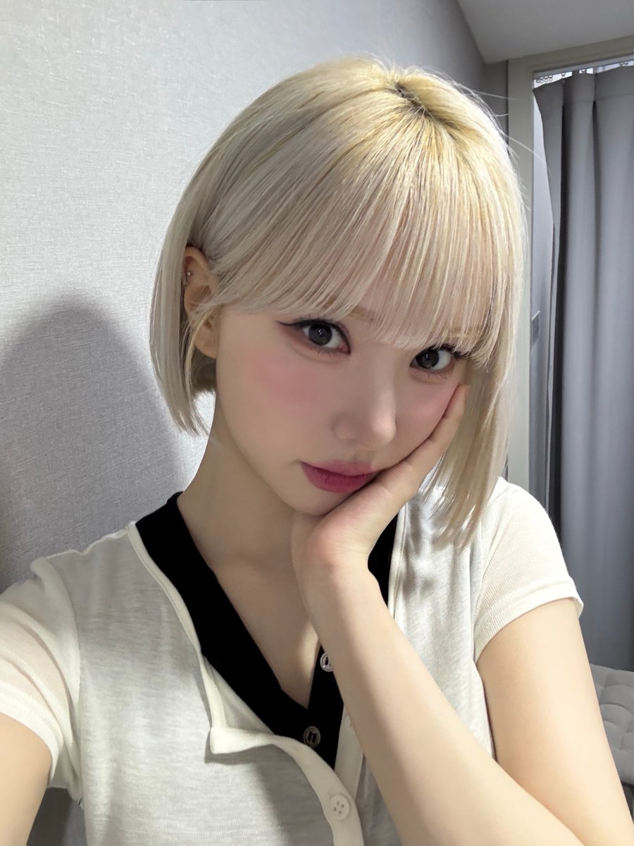 VIVIZ_official's tweet image. [#VIVIZ] ⏰  

잠시 후 10시! KFN &amp;lt;그날, 군대 이야기&amp;gt;에 은하가 출연합니다📺
역사 속 그날 이야기를 들으며 아침을 열어보아요✨

#비비지
#EUNHA #은하 
#그날군대이야기