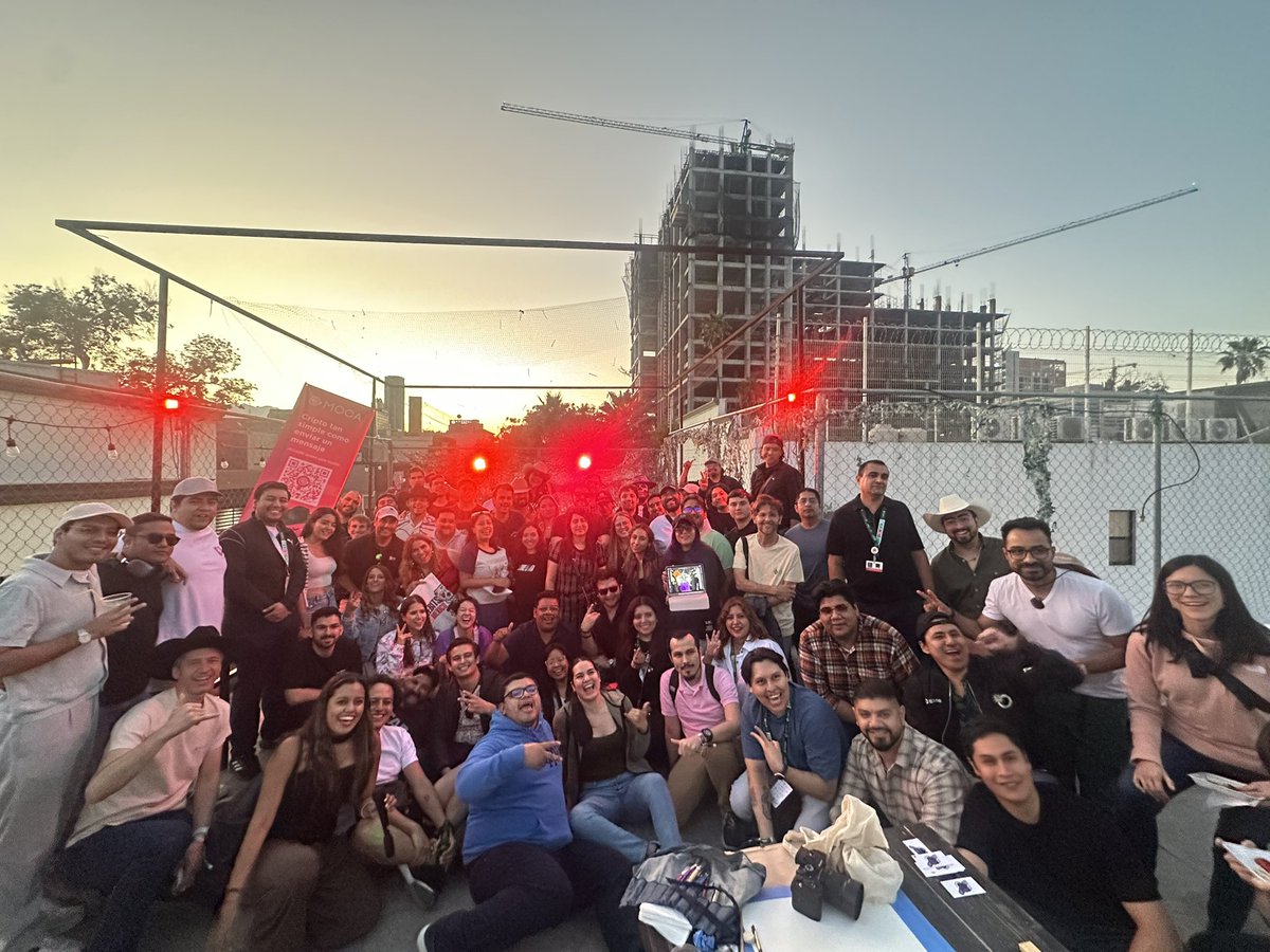 Vialvalv's tweet image. Pura gente del señor @ethereum_mexico ❤️

#Ethmexico2025