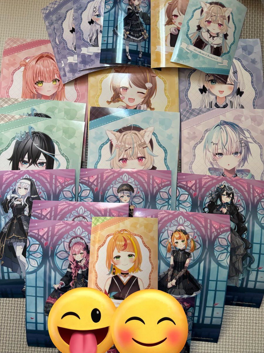 ミリプロのブロマイド ようやく印刷できた！

シークレット引いたから雑に隠した😆
てかこまちゃん率低くない？笑笑

ののののさん、名前ののの数くらい出てきた。

のののさんとらっこさん推しで札幌の人であんまり買えないって人リプくれたらあげるよ。

こまちゃんと交換だと1番嬉しい
#小廻こま