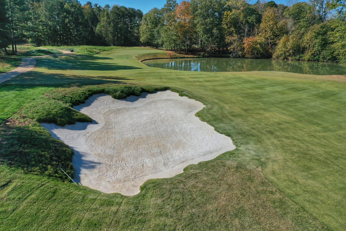 TylerRaeDesign's tweet image. Ansley Golf Club (Settindown) re-opened last week. @jimryangcdesign shaped all the stunning bunkers - some of my favorite we’ve shaped 👌🏻 They were designed to match the natural beauty of the existing property and set the Club apart from everyone else in ATL. What do you think?
