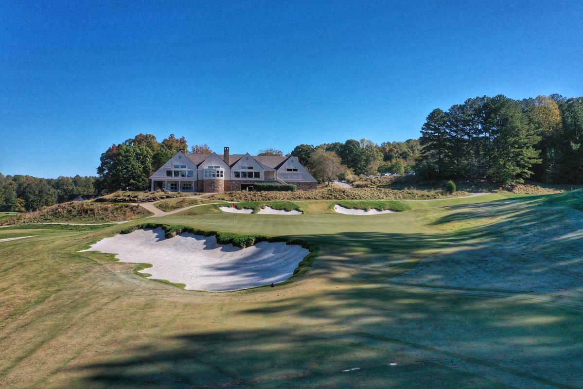 TylerRaeDesign's tweet image. Ansley Golf Club (Settindown) re-opened last week. @jimryangcdesign shaped all the stunning bunkers - some of my favorite we’ve shaped 👌🏻 They were designed to match the natural beauty of the existing property and set the Club apart from everyone else in ATL. What do you think?