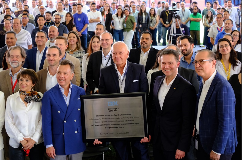 pcformatmx's tweet image. IBM celebra 50 años en Guadalajara, impulsando el desarrollo tecnológico de México pcformat.mx/2025/11/02/ibm… @IBM