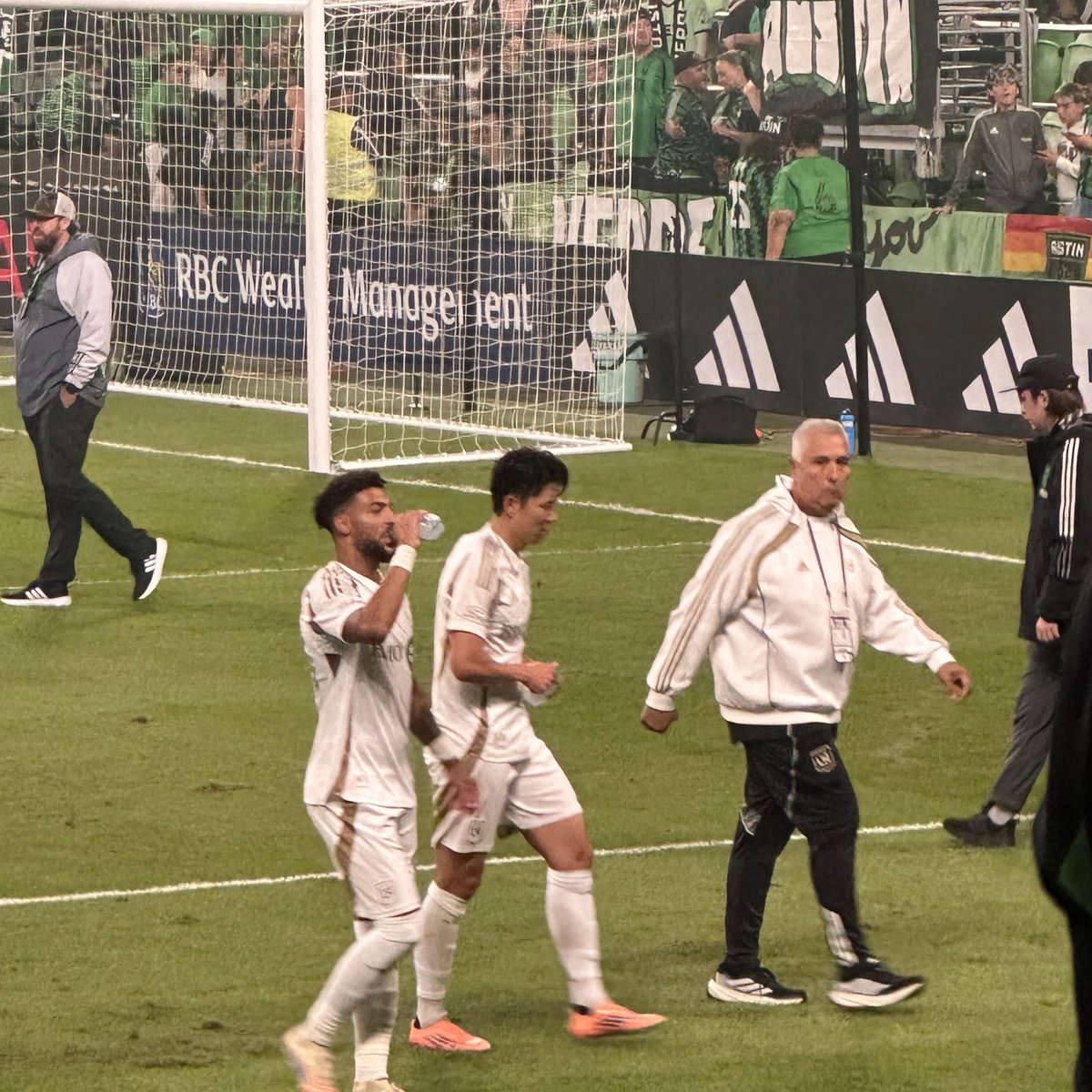 MichelleS_tv's tweet image. #LAFC Legends. Clinical finishers. 👍
