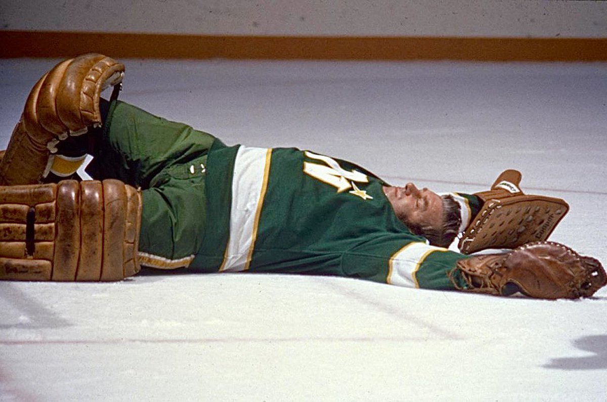 Old Hockey Cards tweet media