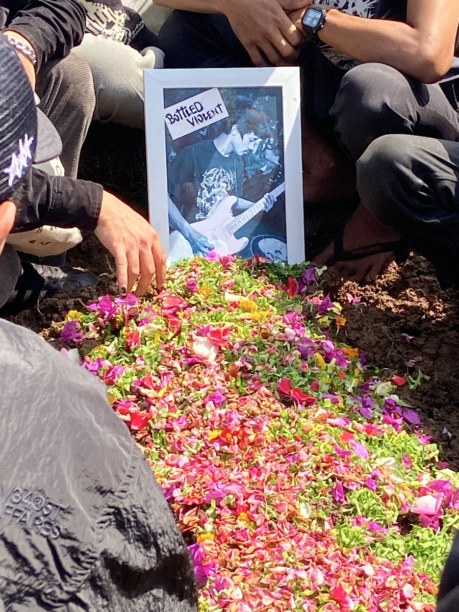 Kucing tidur tweet media