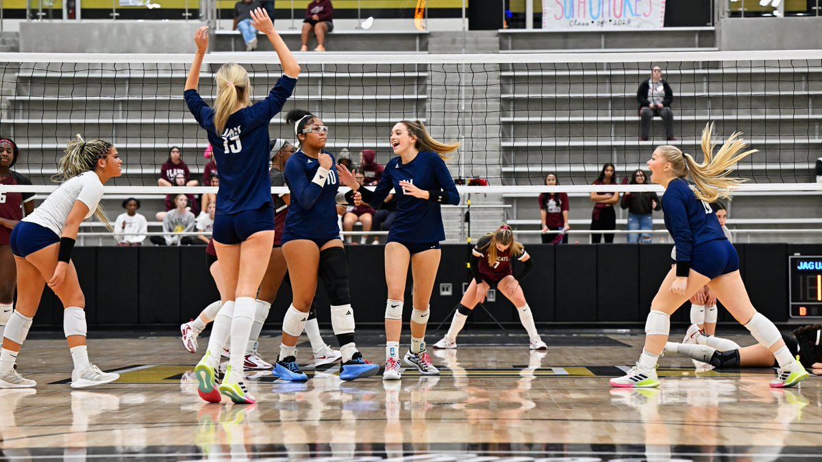 lorenziniphotog's tweet photo. Lady Jags round one playoff game photos vs Plano are posted: https://t.co/z7YpIaD2Vx https://t.co/ImweOuDRHU