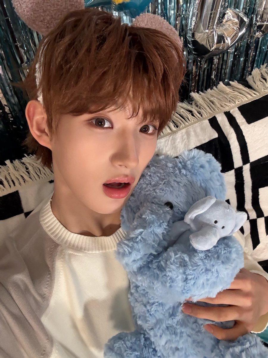 idntt_cosmo's tweet image. 축하해 주신 모든 분들 덕분에 정말 행복했습니다아🫶🩵🎂

#idntt #아이덴티티 #アイデンティティ
#unevermet #김희주 #kimheeju