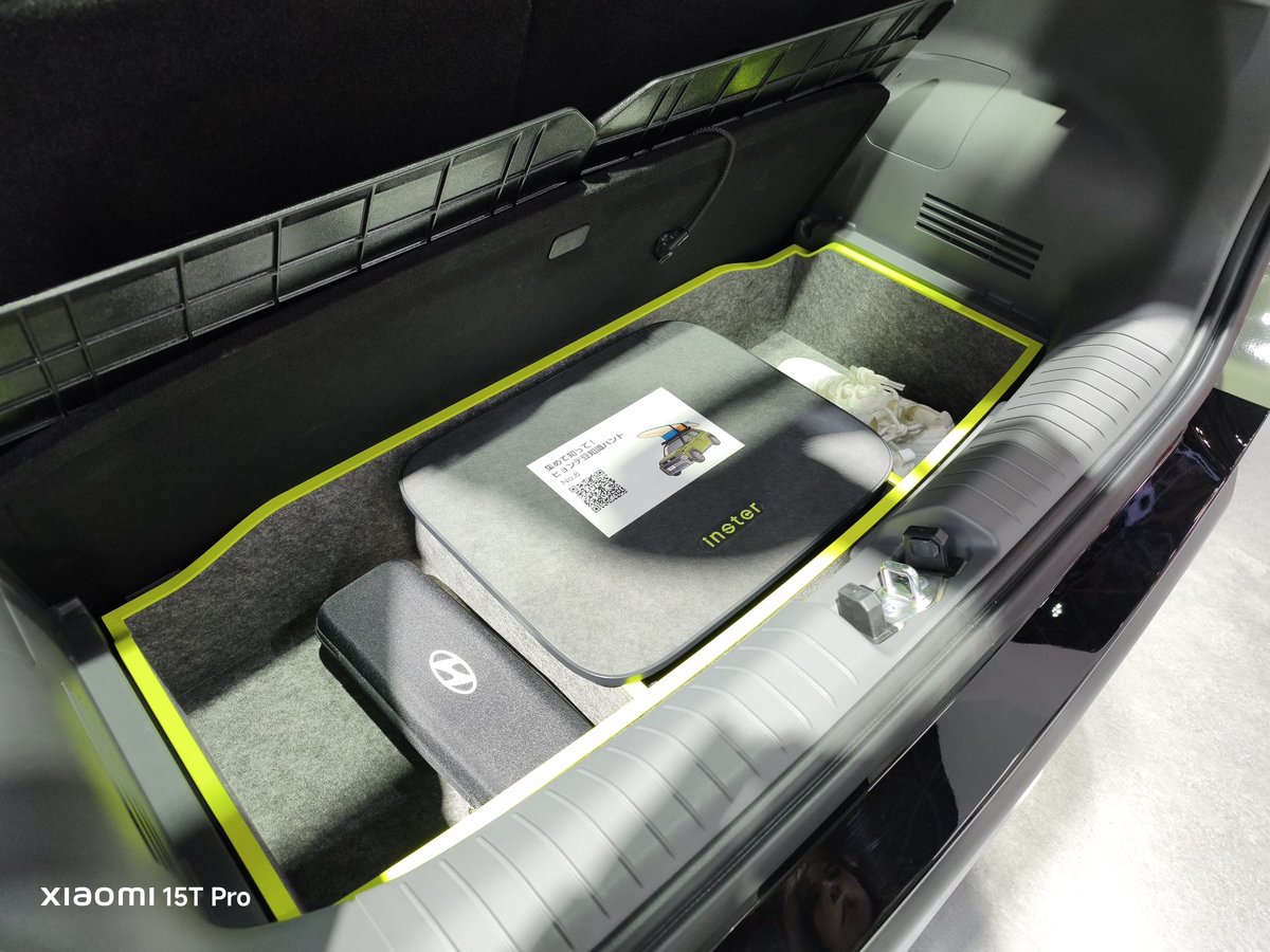 EF64nagaoka's tweet image. Hyundai インスターのこのオプション、早急に欲しいところですね
仕切り付きのバケット+収納式テーブルです
#Hyundai #ヒョンデ #INSTER #インスター　#ジャパンモビリティショー