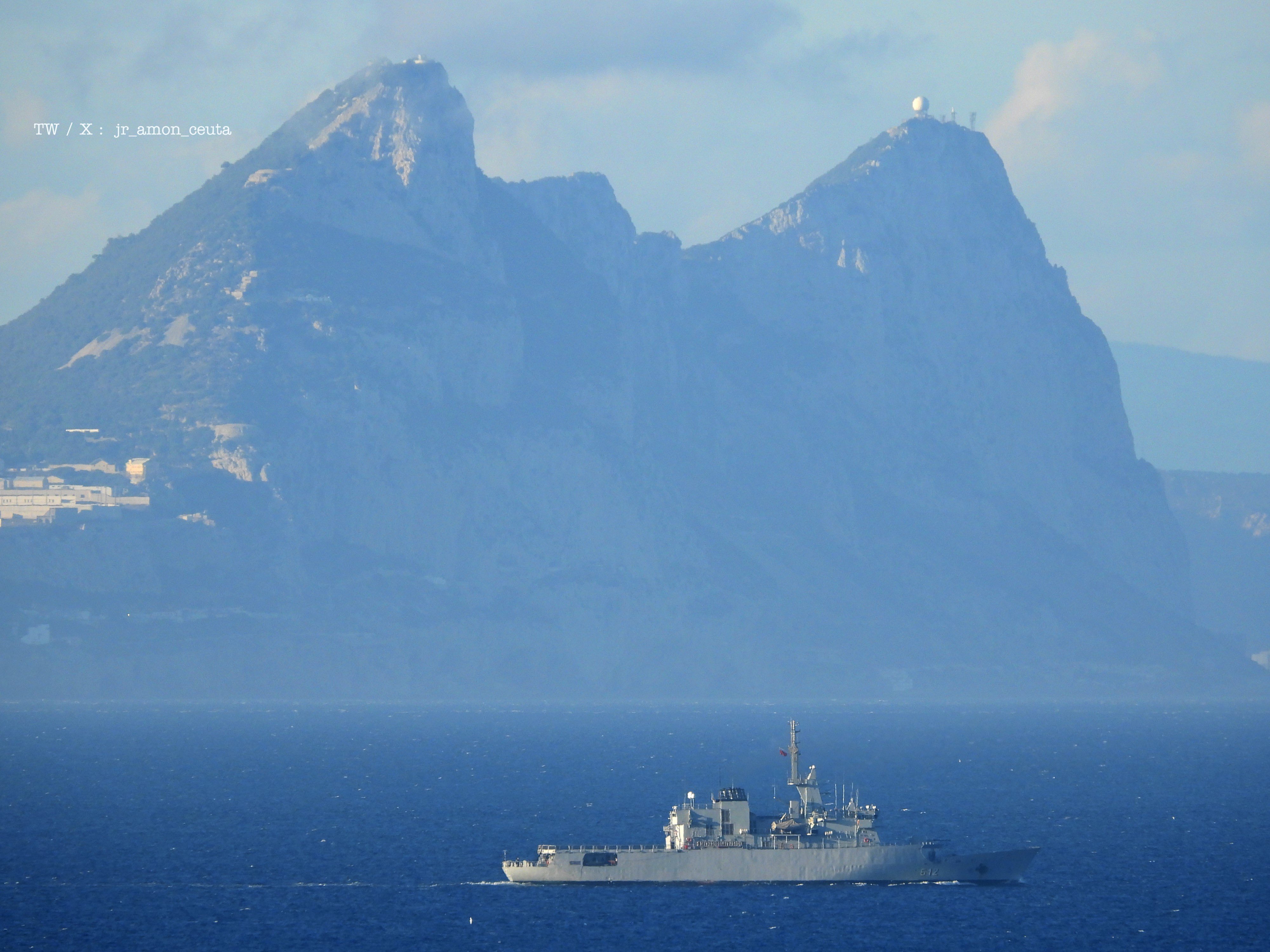 G4zHYBMWgAAACis?format=jpg&name=4096x409