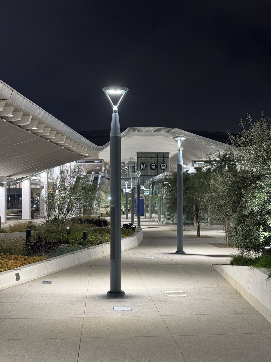 Even just taking the People Mover out to the Transit Center before calling an Uber is going to be such a game changer for folks arriving to LAX.

Current shuttle was easy albeit not ideal (obviously)

Had to snag a photo of this beautiful place! (Culver 6 Bus was on 30min hdwys)