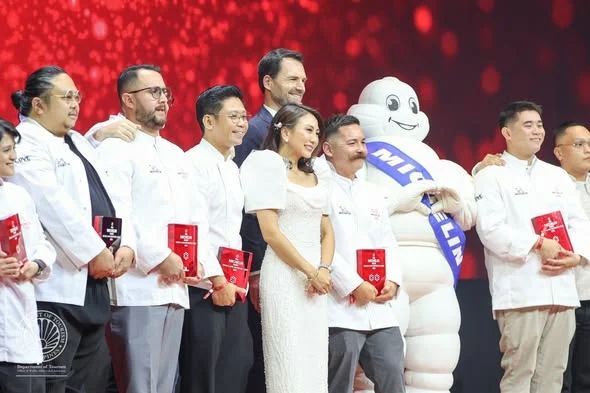 TravelDailyHQ's tweet image. The world-renowned #MichelinGuide recently announced its first-ever additions from the Philippines, with chef Josh Boutwood's Helm coming away with a two #michelinstar distinction. #gastronomictourism
traveldailymedia.com/philippines-fi…