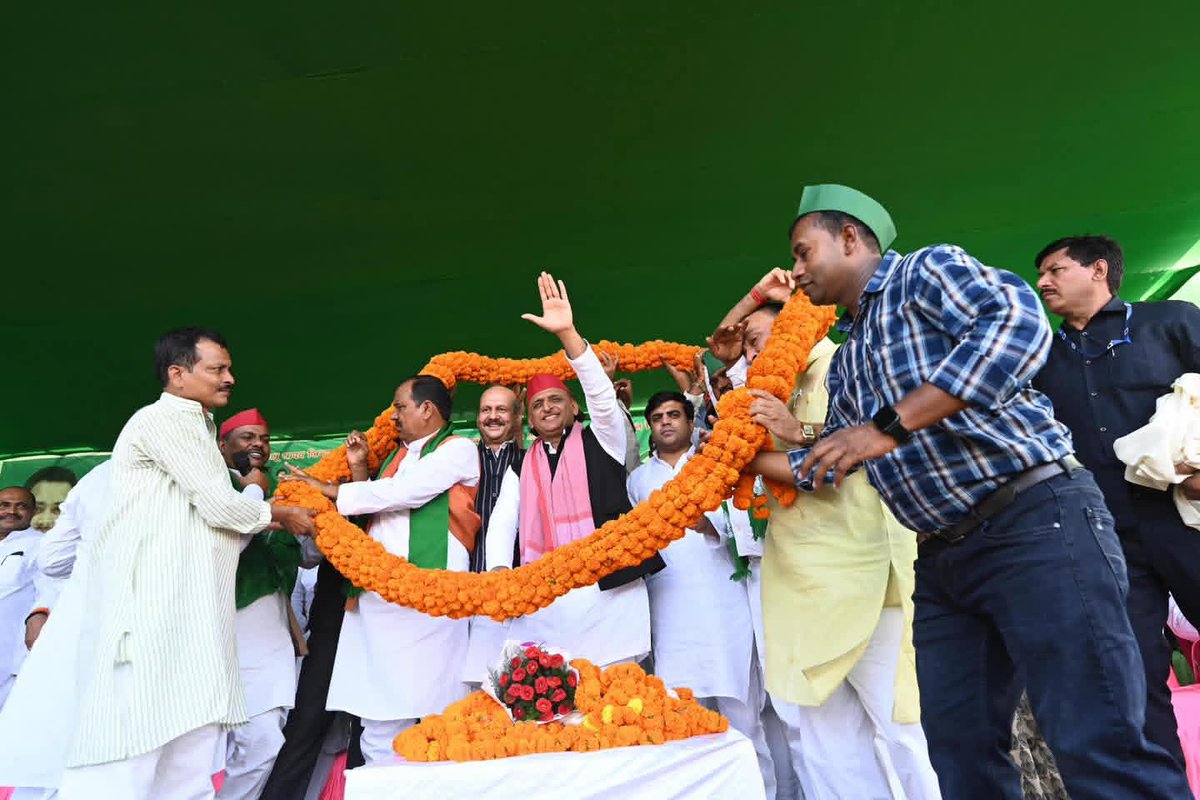 GauravKumar343's tweet photo. जय बिहार, तेजस्वी सरकार...
@yadavakhilesh @yadavtejashwi @yadavteju @Rajlakshmiyadav @RJDforIndia https://t.co/TZO5BMBbMQ