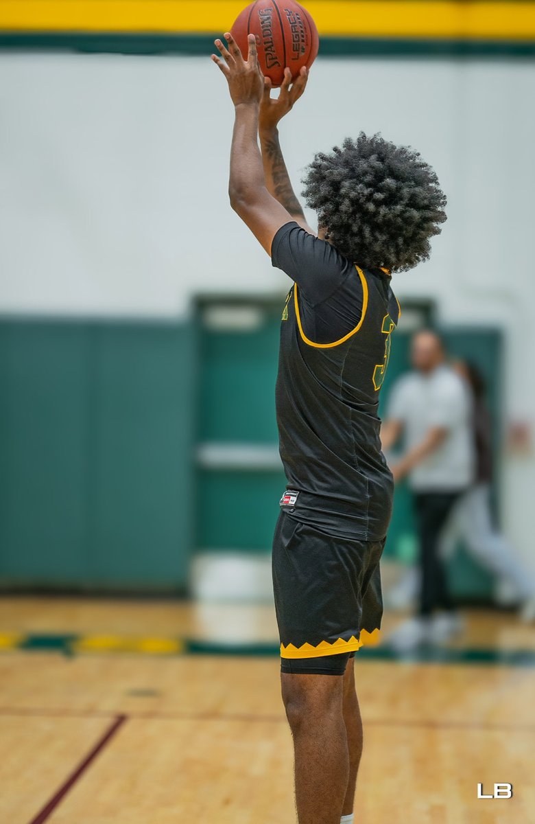 Carlos_step1's tweet photo. 🔥Let’s get paid #3 🔥 #mindset 

@FCCMENSBASKETBB https://t.co/0vls2nagkX