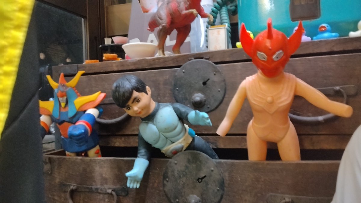 gJhswFJbsznXjMI's tweet image. 私の地元にある、中華料理店
昭和レトロな飾り付けが最高で、店外にミラーマン、店内にウルトラセブンがあります
この店の焼き飯が絶品で、平日でも行列ができるほど
#ミラーマン
#ウルトラセブン
#昭和レトロ