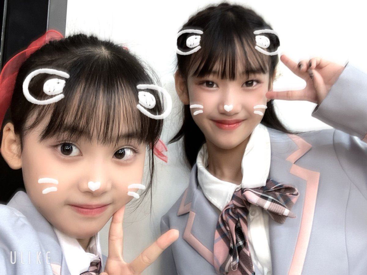 sprout_cute_cat's tweet image. おはー☀️
昨日はGEシアターいらっしゃった方ありがとうございました🎀
2期生と撮った写真第1弾🌟
わたしボタン押すときボタンを見ちゃってカメラ目線できてない😇😇
@MIREI20250927 
@SIZUKU_3_14_ 
@yunon_0430 

#スプラウト学園 
#スプラウト学園2期生 
#原宿 
#sprout_idol
#js5
#アイドル