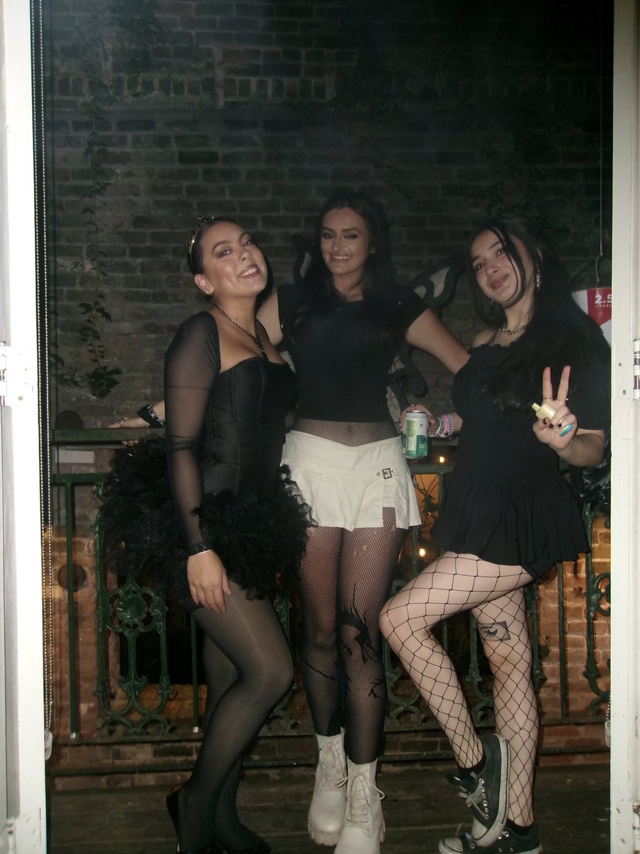 _abdalllaaa's tweet image. #reposting bc we looked our fairy best