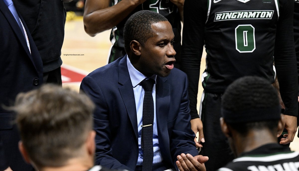 As the Binghamton Bearcats usher in their 2025-26 Men's Basketball season, tune in to a Bonus "Bearcat Breakroom" featuring DT w/ Head Coach <a href="/LevellSanders/">Levell Sanders</a>, airing MON, NOV 3, NoonET ahead of the game vs Syracuse: youtube.com/wakeupcalldt &amp; facebook.com/wakeupcalldt

<a href="/BinghamtonMBB/">Binghamton MBB</a>