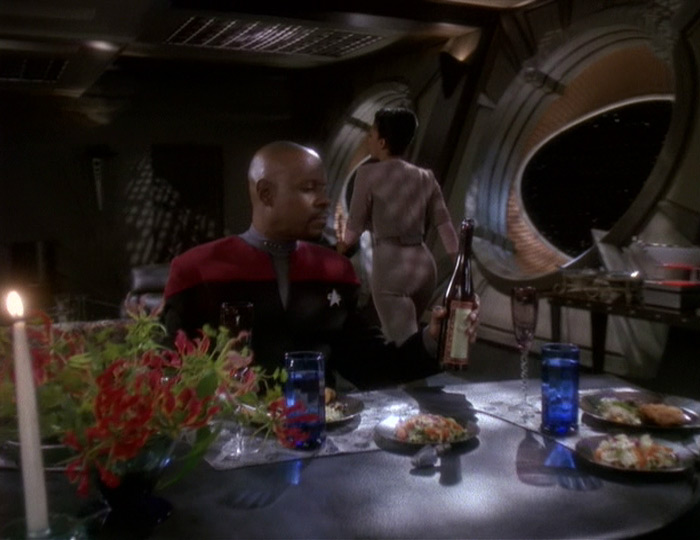 JanelleWaz's tweet photo. Kasidy, what are you doing? At least finish the free meal! #DS9 #Indiscretion #allstartrek https://t.co/x5J38gR2SL