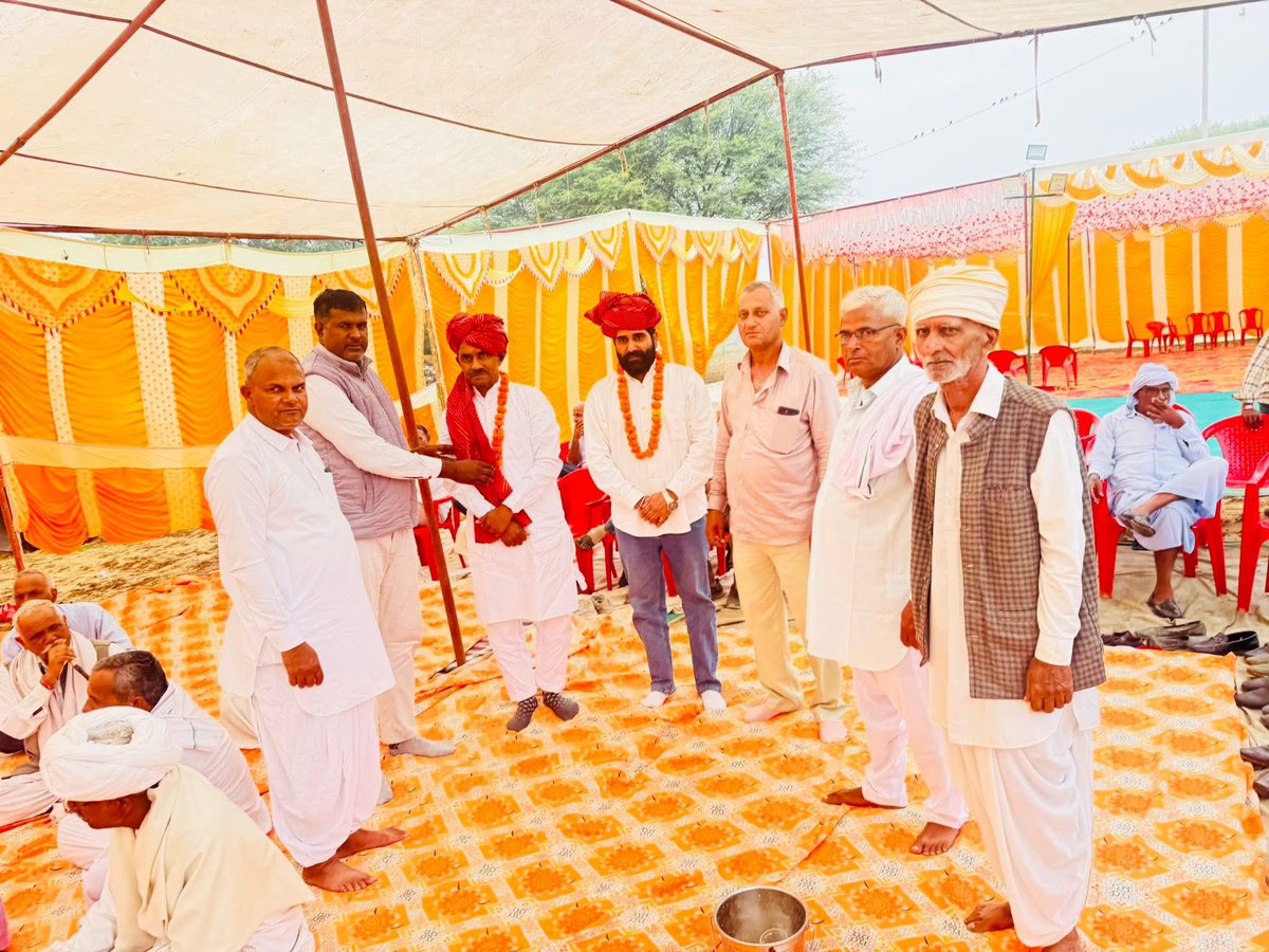 MukeshDevGurja2's tweet image. विधानसभा क्षेत्र में विभिन्न वैवाहिक समारोहों में अपनों के बीच विधायक साहब के पिता जी के साथ शामिल होकर शुभकामनाएं प्रेषित की।
#ManishYadav 
#शाहपुरा
#टीम_मनीष_यादव_शाहपुरा
🙏आपका मनीष सबका मनीष🙏