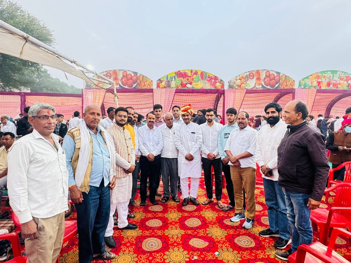 MukeshDevGurja2's tweet image. विधानसभा क्षेत्र में विभिन्न वैवाहिक समारोहों में अपनों के बीच विधायक साहब के पिता जी के साथ शामिल होकर शुभकामनाएं प्रेषित की।
#ManishYadav 
#शाहपुरा
#टीम_मनीष_यादव_शाहपुरा
🙏आपका मनीष सबका मनीष🙏