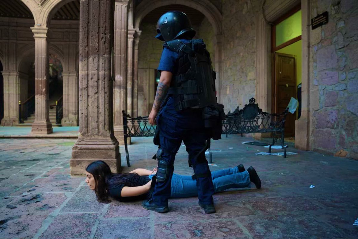 JPAlGd's tweet image. Arriba // Abajo

No llegaron todas…

#FueClaudia