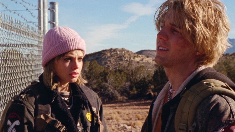 movie_lovewo2's tweet image. #HOWTOBLOWUP
フィルムの質感や過度に照明を焚かないラギッドな画が、毎日を必死に生きる彼らが纏う空気を焼き付けているよう。全編iPhone撮影の「タンジェリン」に近いだろうか。主演のアリエラ・ベアラーが共同脚本ということもあり、若者の生の叫びが詰まっている。