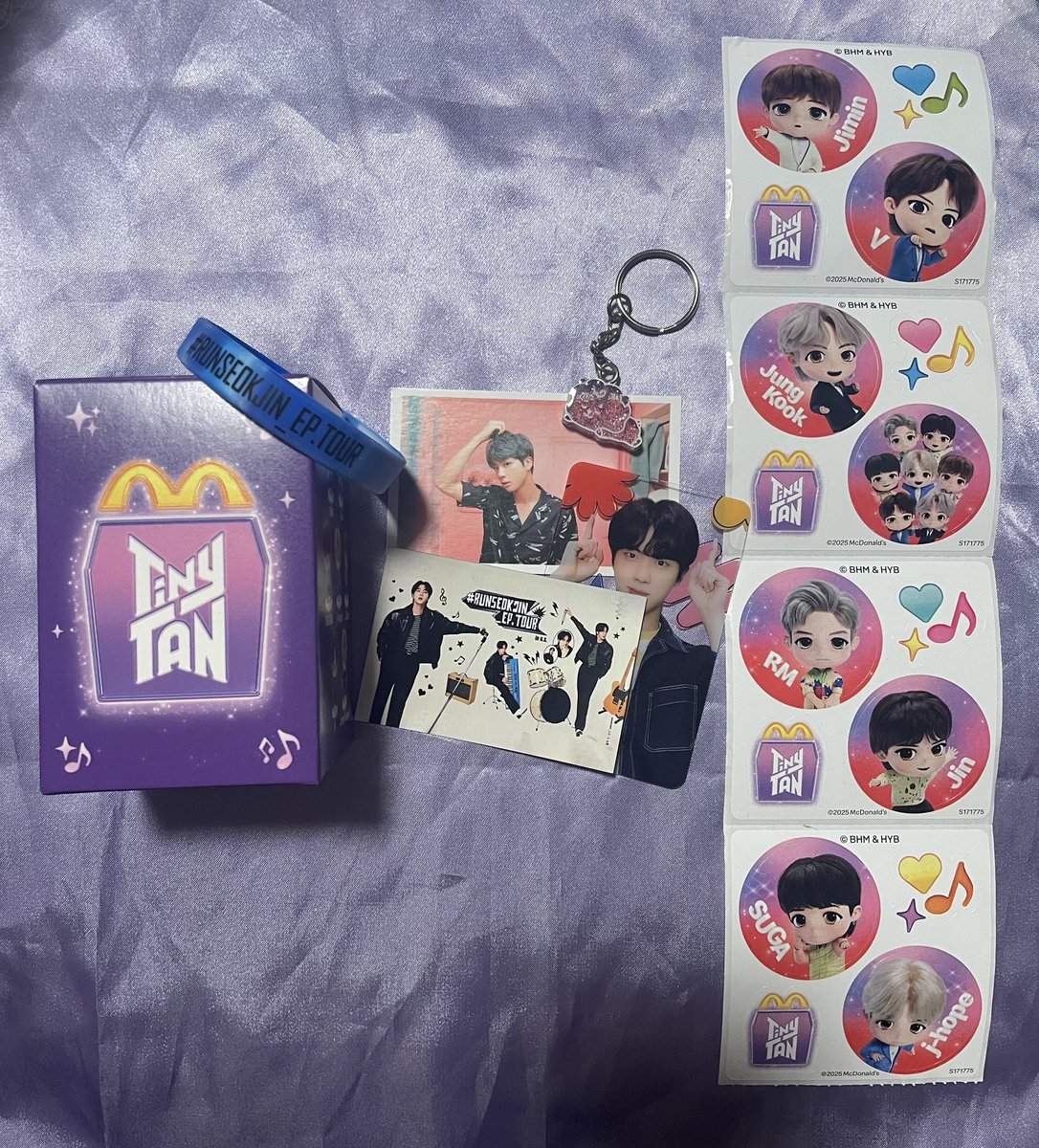 SEOKJIN MAMA AWARDS GIVEAWAY!
~ Vote Seokjin for MAMA Awards!
~ Comment voting certificate below
    ~ Watermark Photos!!!
~ Retweet+Like
~ GA ends November 10th!