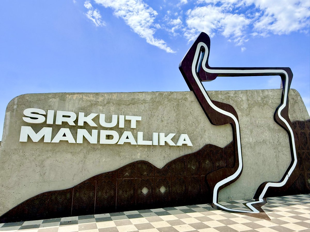 KenchanISGCPA's tweet image. ロンボク島の丘陵地帯と素晴らしいビーチの素晴らしい景色を望む、世界で最も美しいサーキットの1つ、マンダリカサーキットの視察。

#ロンボク島 #視察中 #沖縄離島の会計士