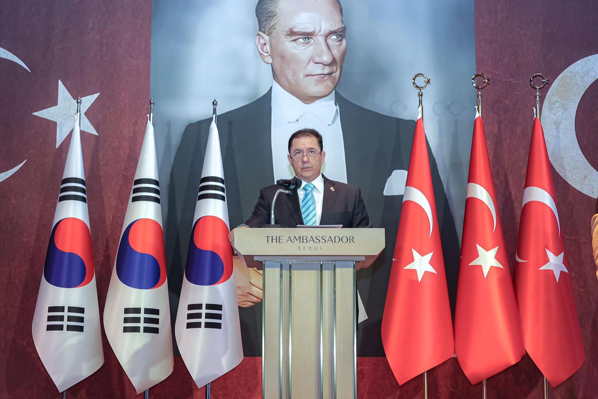 TC_SeulBE's tweet image. Cumhuriyetimizin 102. kuruluş yıldönümünü Koreli dostlarımız ve vatandaşlarımızla birlikte coşku ve gururla kutladık. 

Kore Vatanseverler ve Gaziler Bakan Yardımcısı Sayın Kang Yun-jin, resepsiyonumuza onur konuğu olarak katıldı.