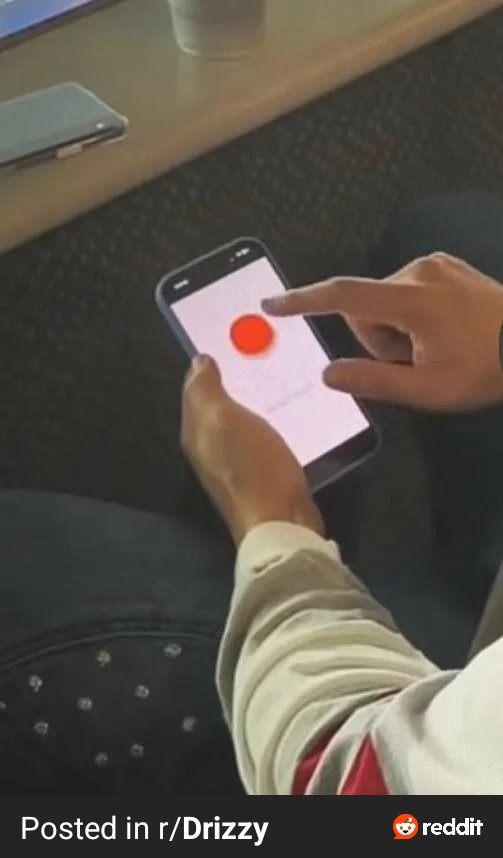 Lost_in_1993's tweet image. #Redbutton still tucked 

@Drake #iceman #otw #Soon #OVO #sound #6GOD