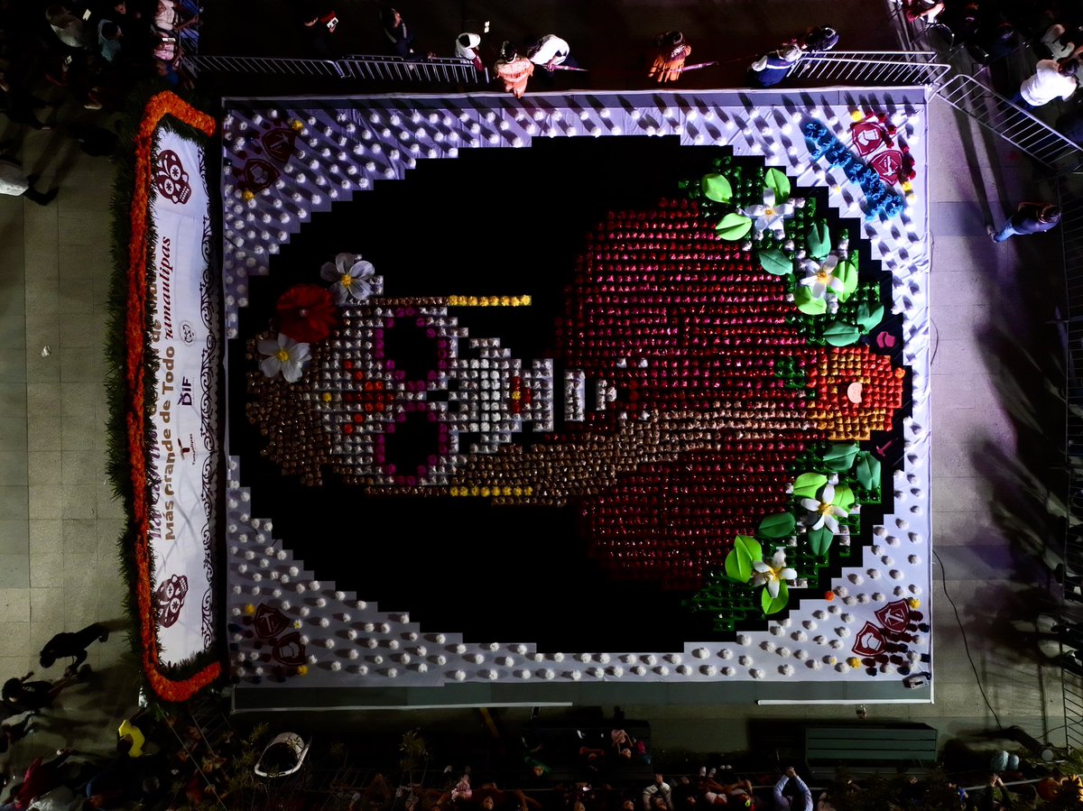 Hoy, como cada año, celebro nuestra hermosa tradición del Día de Muertos, honrando con amor la memoria de mis padres, el Ing. Américo Villarreal Guerra y la Maestra Beatriz Anaya, quienes forman parte de este altar de las almas tamaulipecas.

En cada flor de cempasúchil y en cada