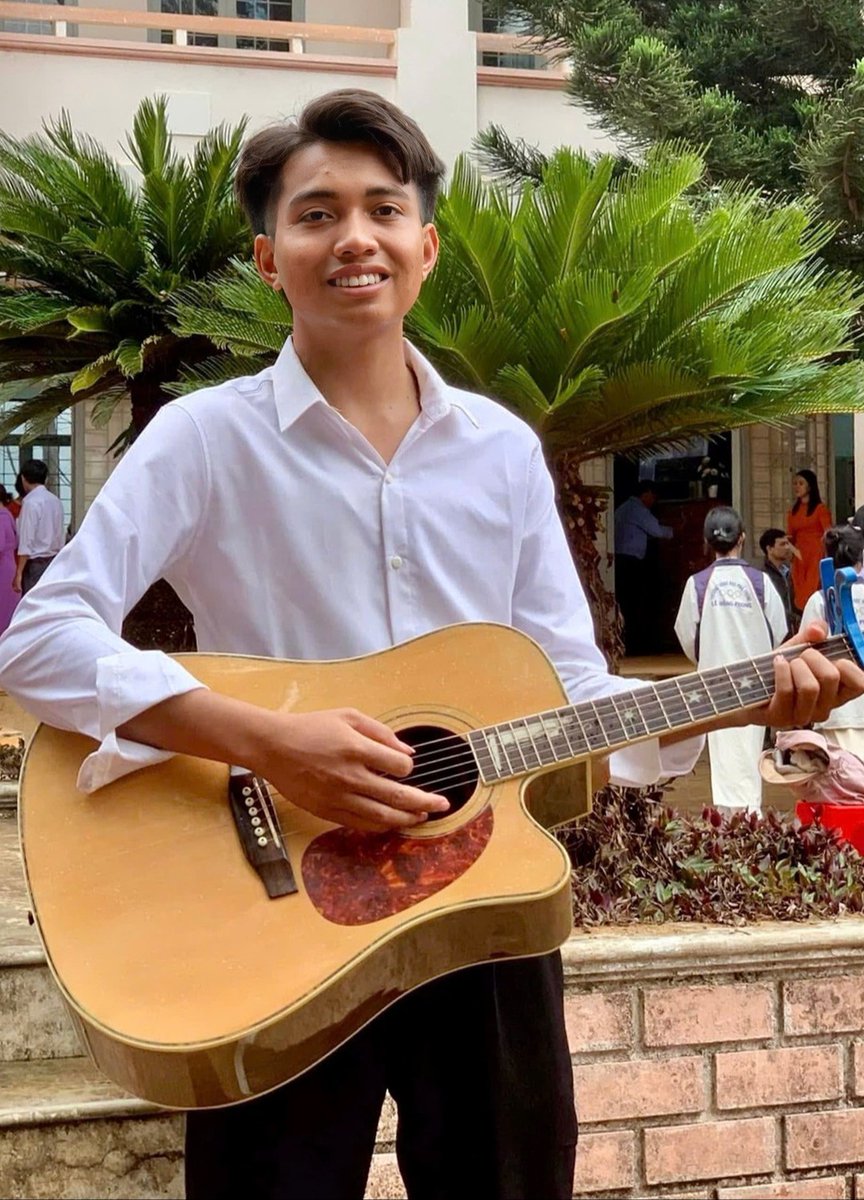 quangleh's tweet image. Bùi Ngọc Thanh innovates in agri-tourism, while Lu-Y Djoan, a Jrai musician, keeps ethnic sounds alive with gongs and the t’rưng xylophone.
Read more: en.baogialai.com.vn/gia-lais-young… 
#GiaLai #YouthInAction #CulturalHeritage #Vietnam #Inspiration #GiaLaiOnline